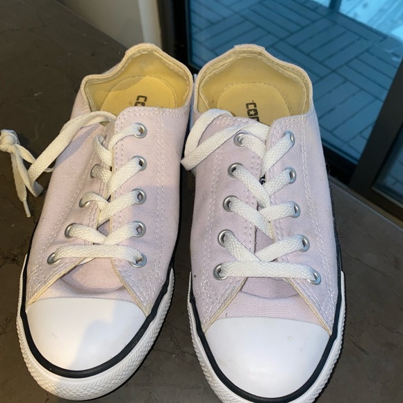 Lavender converse! - Picture 2 of 5